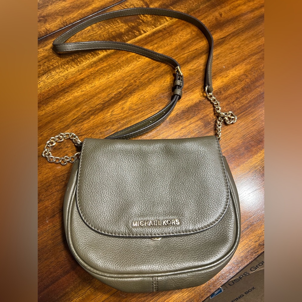 Michael Kors Jet Set Charm Saffiano Leather Crossbody Bag